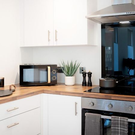 Stylish 2 Bedroom In Media City! Free Wifi Manchester Esterno foto